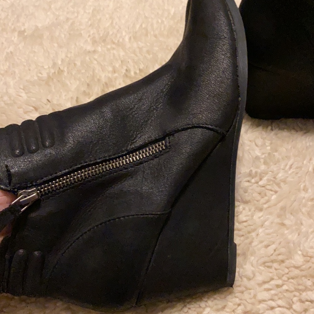Black boot - Picture 2 of 6